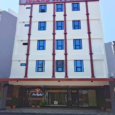 Capital O 90897 Island City Hotel George Town Exterior foto