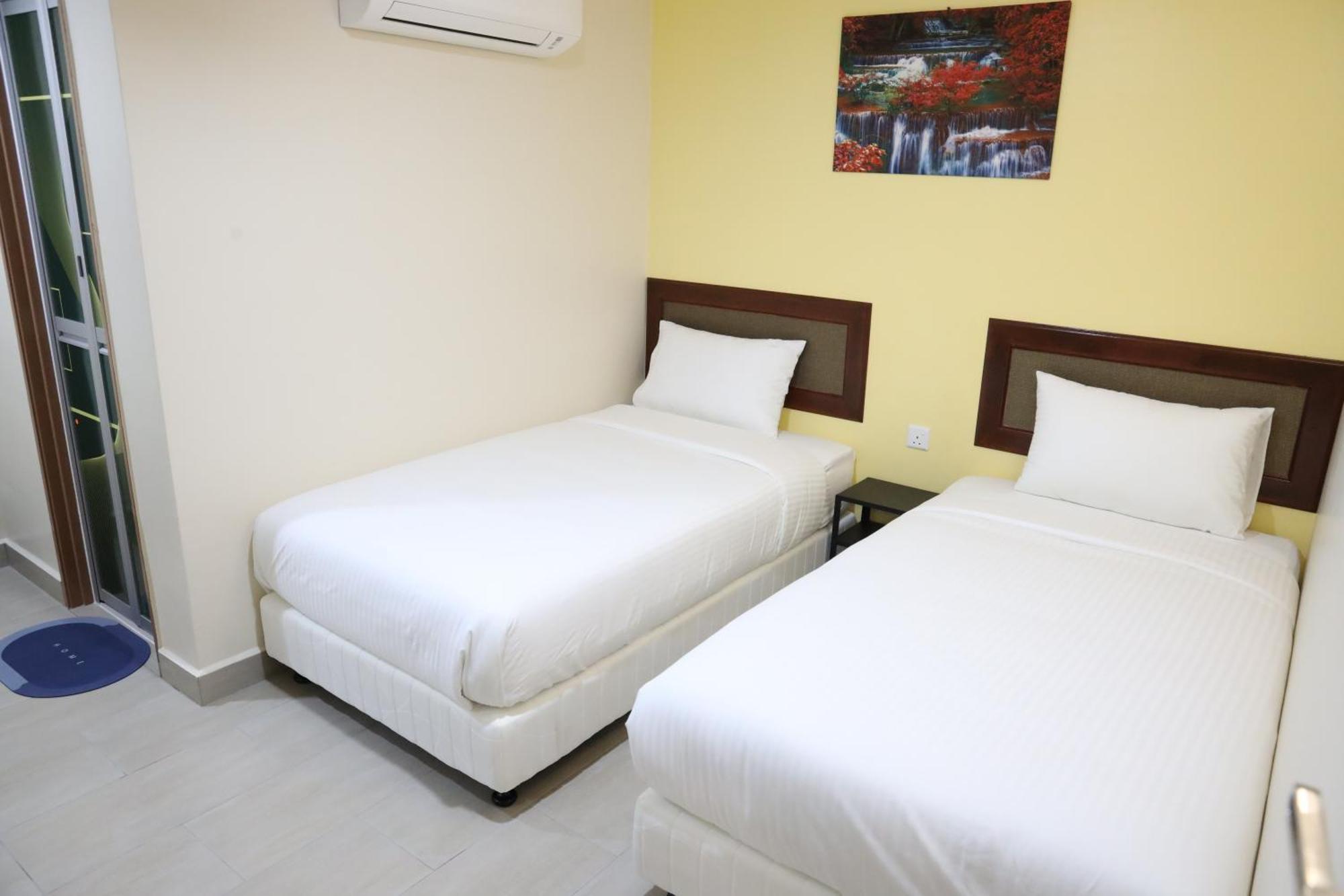 Capital O 90897 Island City Hotel George Town Exterior foto